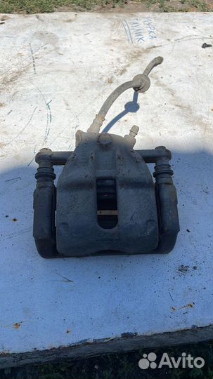 Суппорт левый Renault Duster