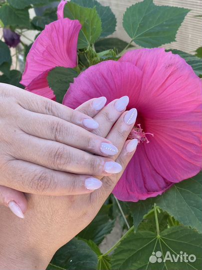 Маникюр, уклепление ногтей, наращивание ногтей