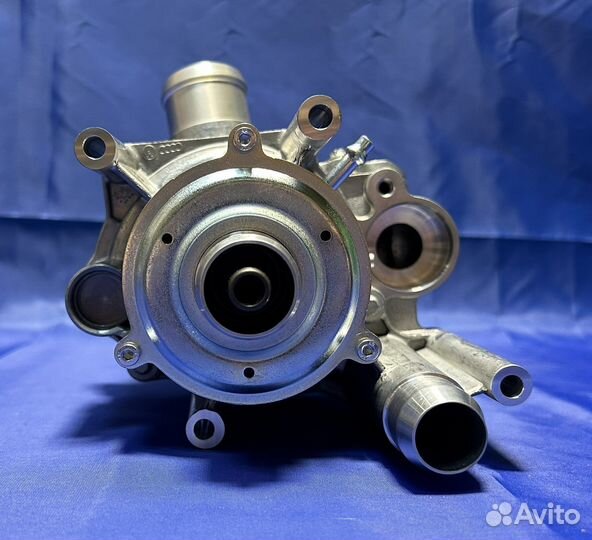 Водяной насос помпа