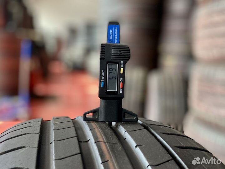 Pirelli P Zero PZ4 225/40 R19 93Y