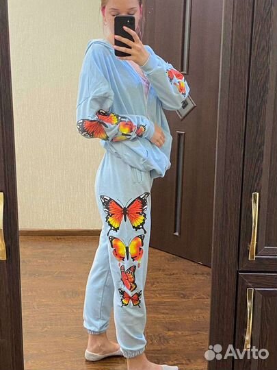 Костюм спортивный