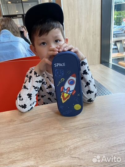 Пенал школьный новый