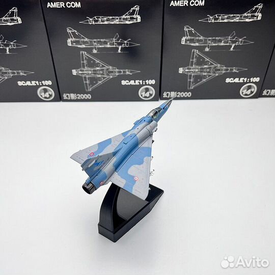 Модель самолёта Dassault Mirage из металла М 1/100