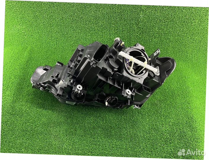 Фара правая F30 ксенон/LED