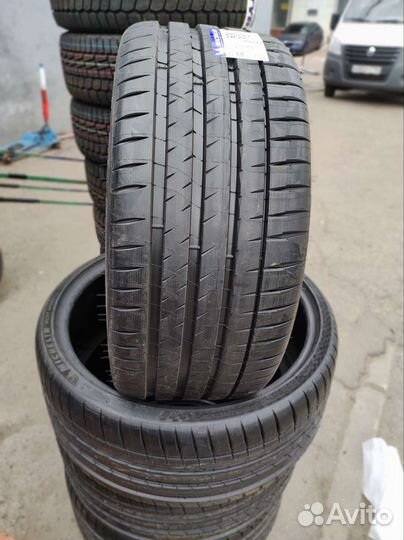 Michelin Pilot Sport 4 SUV 275/40 R22