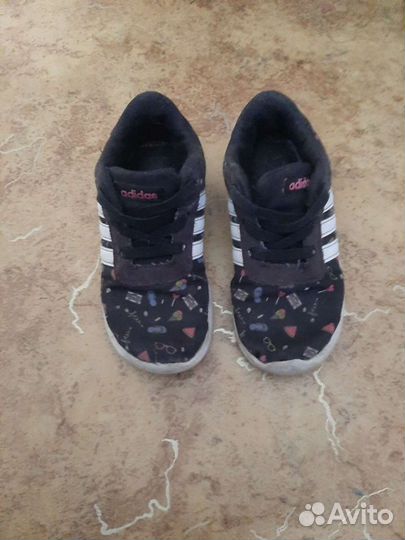 Кроссовки adidas