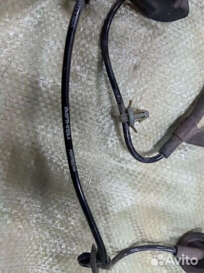 Датчик абс задний правый mn116244