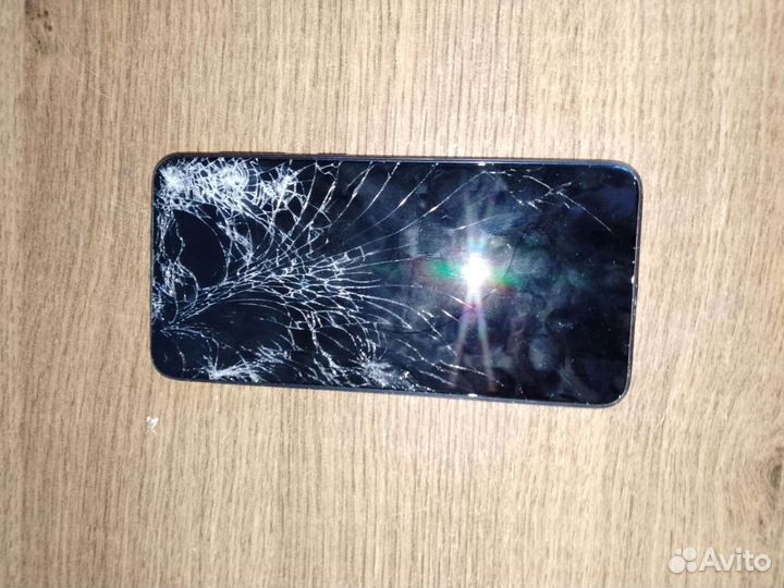 Samsung Galaxy A10, 2/32 ГБ