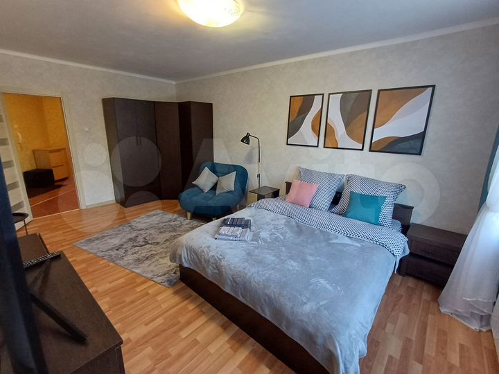 2-к. квартира, 64 м², 3/6 эт.