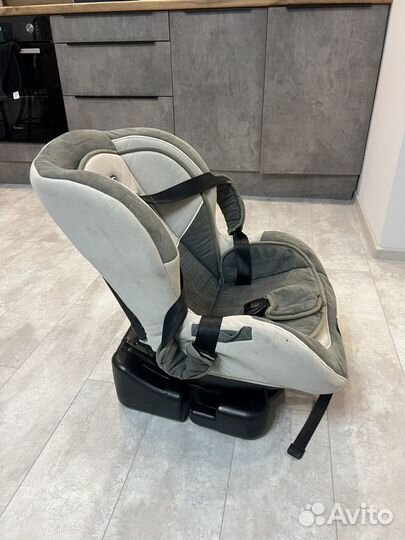 Автомобильное кресло