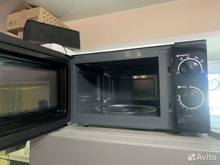 Микроволновая печь BBK 20MWS