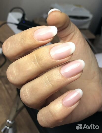 Маникюр с покрытием гель-лак, педикюр