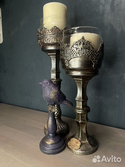 Подсвечники и птичка