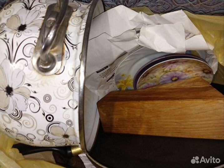 Тарелки,кастрюля, сковородка отдам пакетом