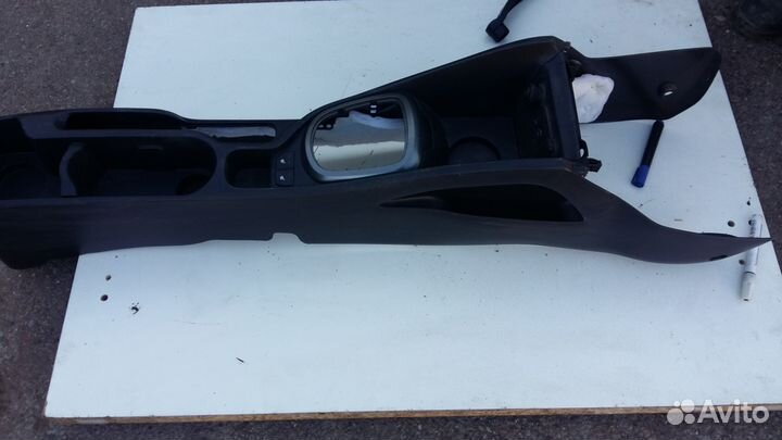 Консоль центральная Киа Рио 3 15г