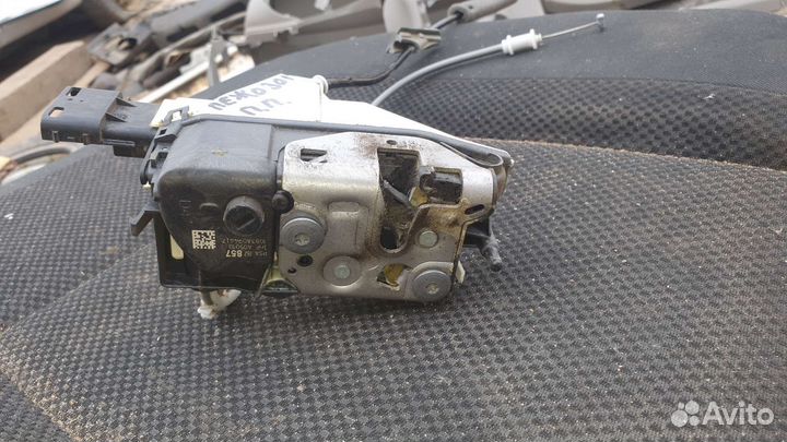 Замок передней правой двери peugeot 301