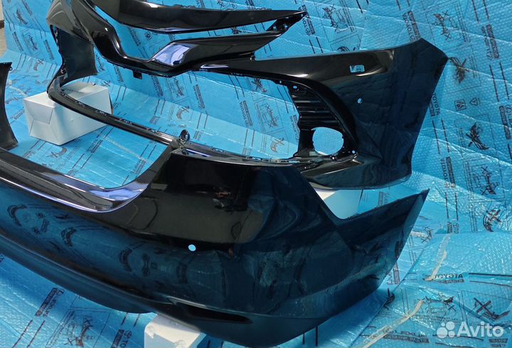 Комплект оригинальных бамперов Камри 70 2018-2021
