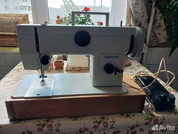 Швейная машина бу