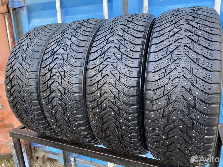 Nokian Tyres Hakkapeliitta 8 SUV 235/60 R18 107T