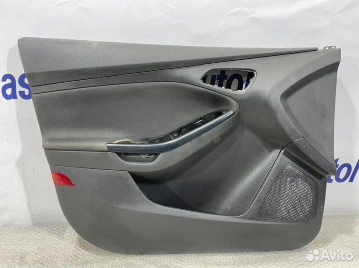 Обшивка двери передняя левая Ford Focus 3