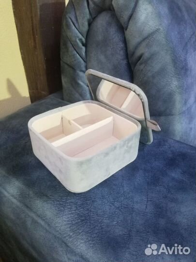 Шкатулка для украшений новая