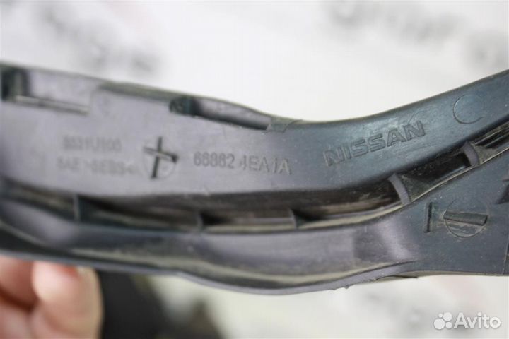 Водосток лобового стекла(под жабо) Nissan Qashqai