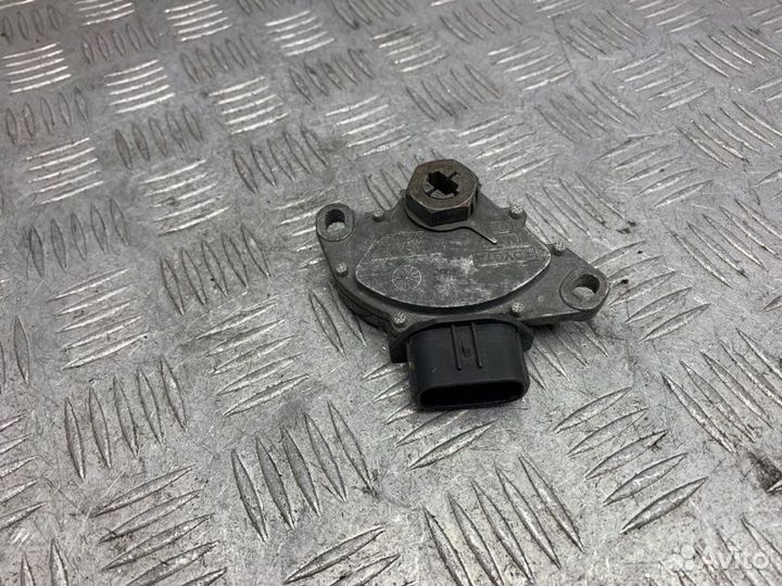 Датчик положения селектора АКПП Toyota Corolla E18