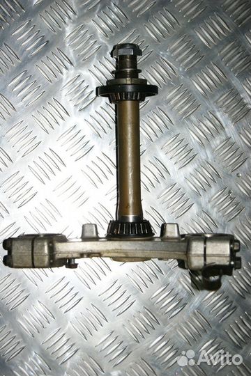 Траверса нижняя Suzuki GSX-R400