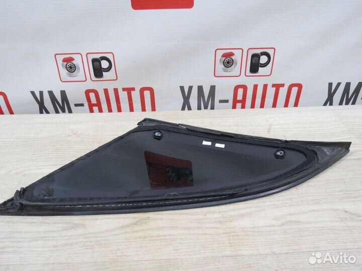 Форточка задняя правая Audi Q3