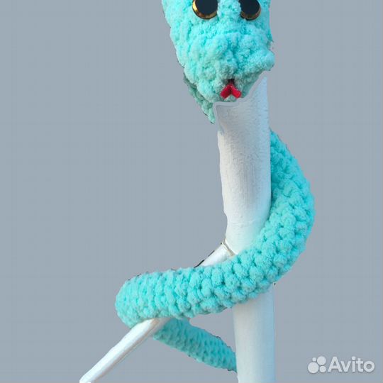 Вязаная игрушка - змейка, ручная работа