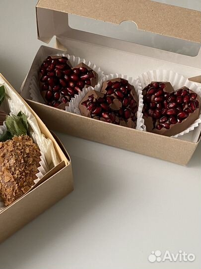 Гранат в шоколаде