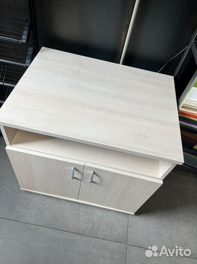 Тумба для оргтехники