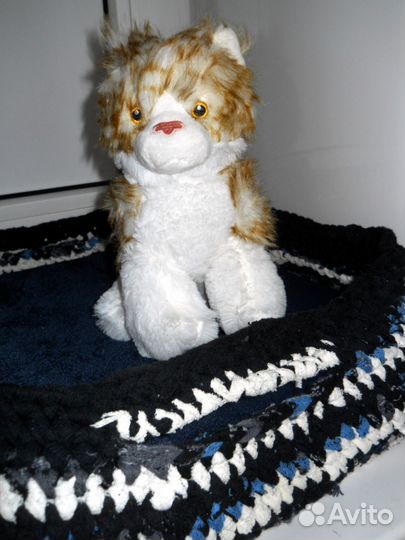 Поводки шлейки намордники, Лежанка лежак домик