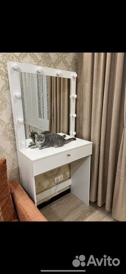 Гримерный стол