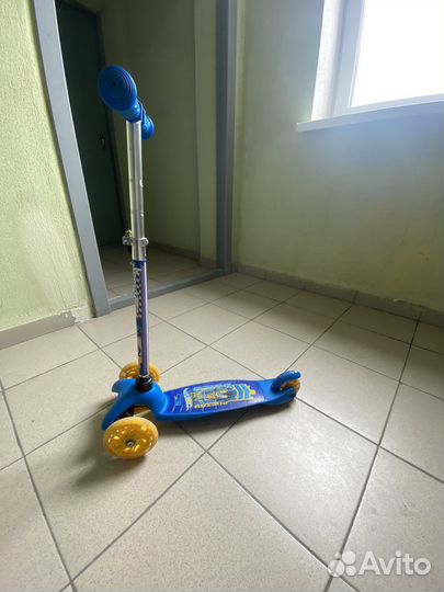 Трехколосный самокат Kreiss Hot Wheels