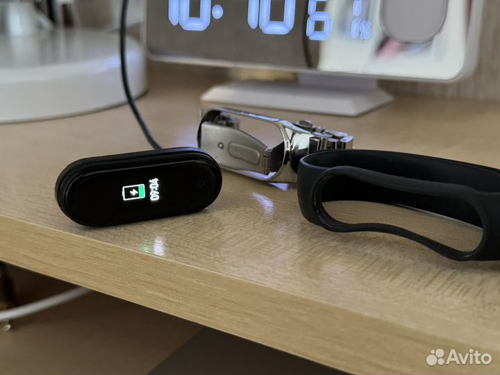 Фитнес-трекер Xiaomi Mi SMART Band 5