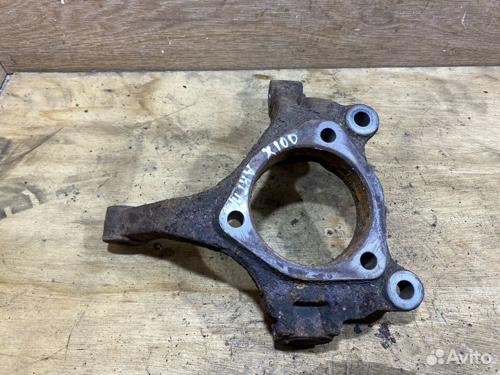 Поворотный кулак передний правый Opel Antara X100