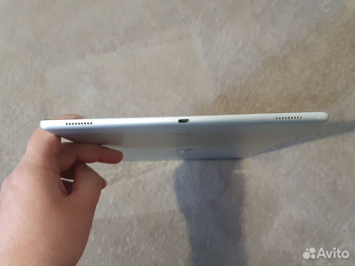 iPad Pro 12.9 первое поколение 32гб + стилус