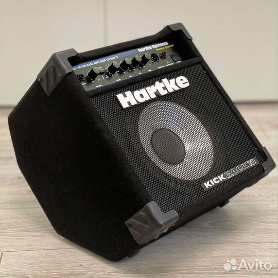 Комбоусилитель Hartke Kickback 10 120 Вт