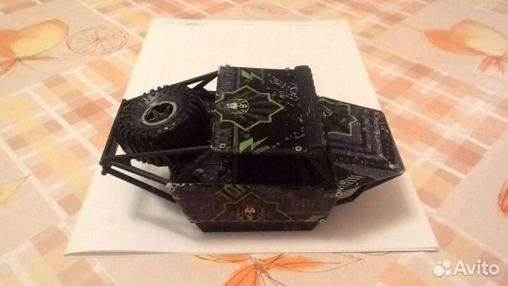 Машина на радиоуправлении кузов (на запчасти)