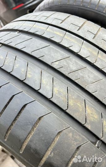 Pirelli P Zero PZ4 295/35 R20