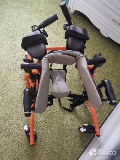 Опоры-ходунки на 4-х колесах для детей с дцп