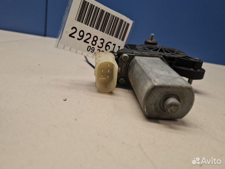 Моторчик стеклоподъёмника задний правый BMW 3 F30