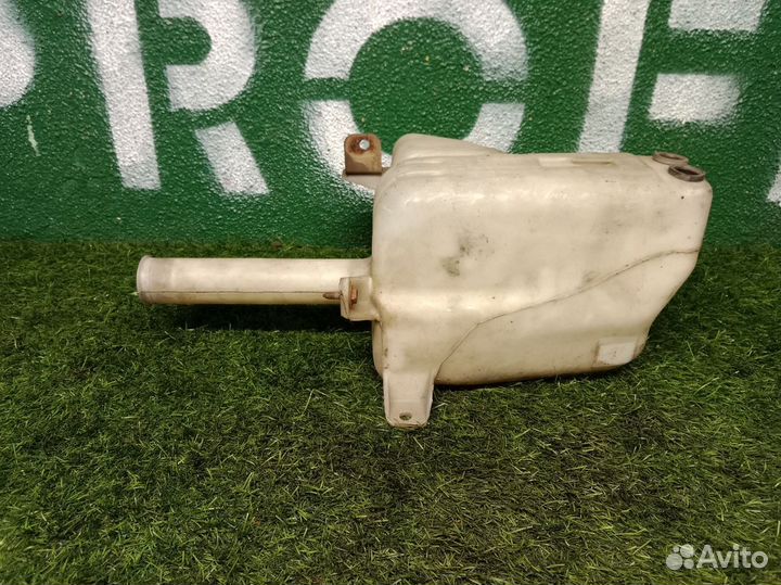 Бачок омывателя для Toyota Avensis 1