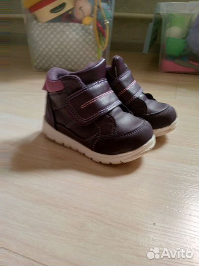 Ботинки демисезонные для девочки 22 размер