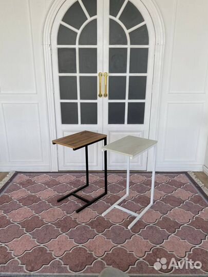 Приставной столик