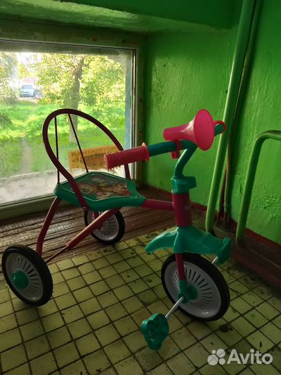 Детский трехколесный велосипед