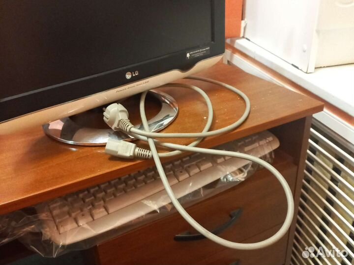 Монитор LG