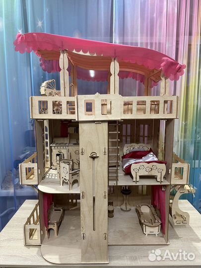 Домик кукольный с мебелью и машиной