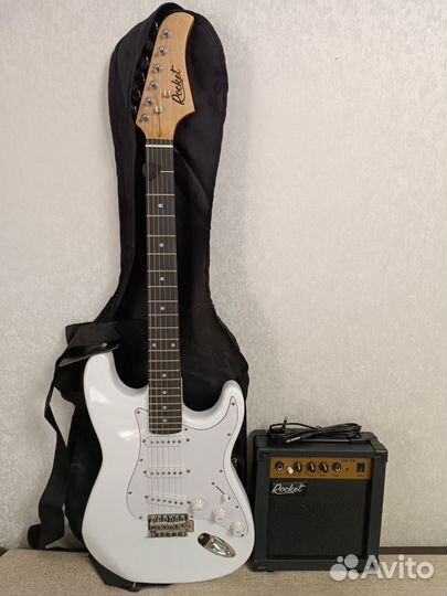 Электрогитара с комбоусилителем